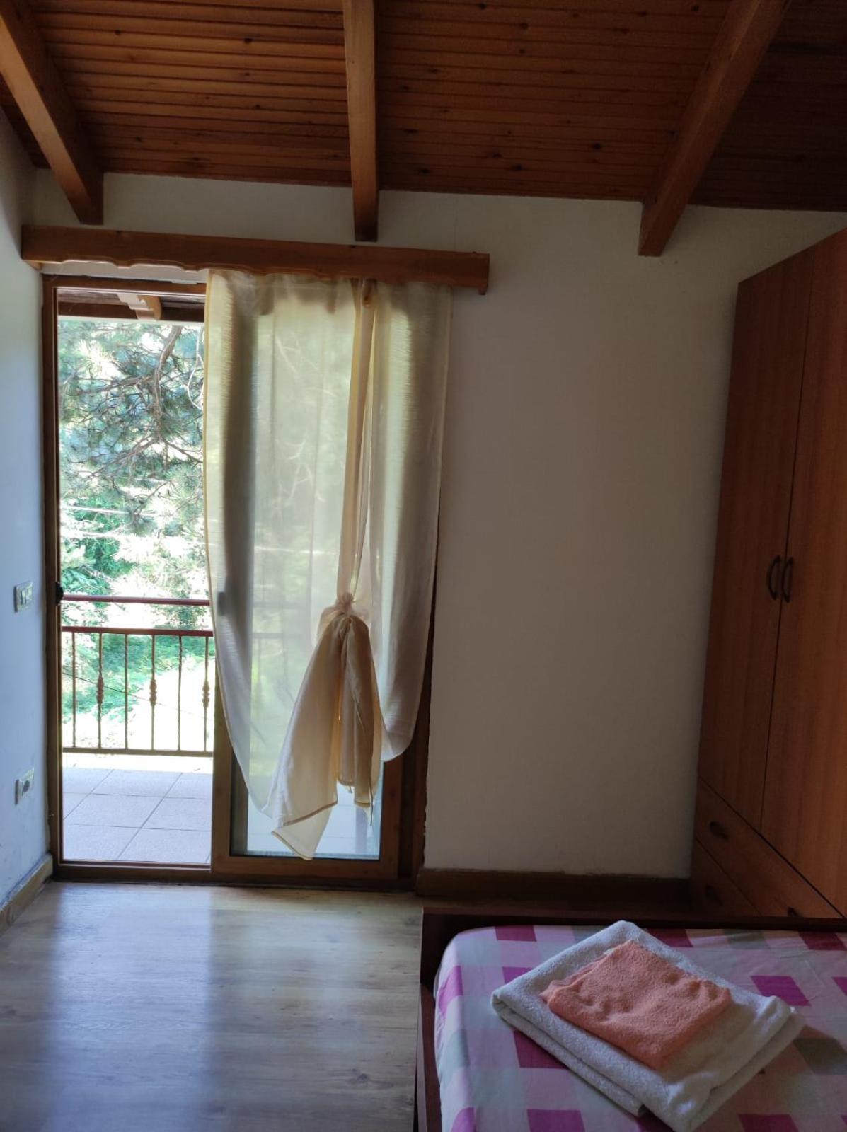 Hotel Toni Llogora Dukat Екстер'єр фото